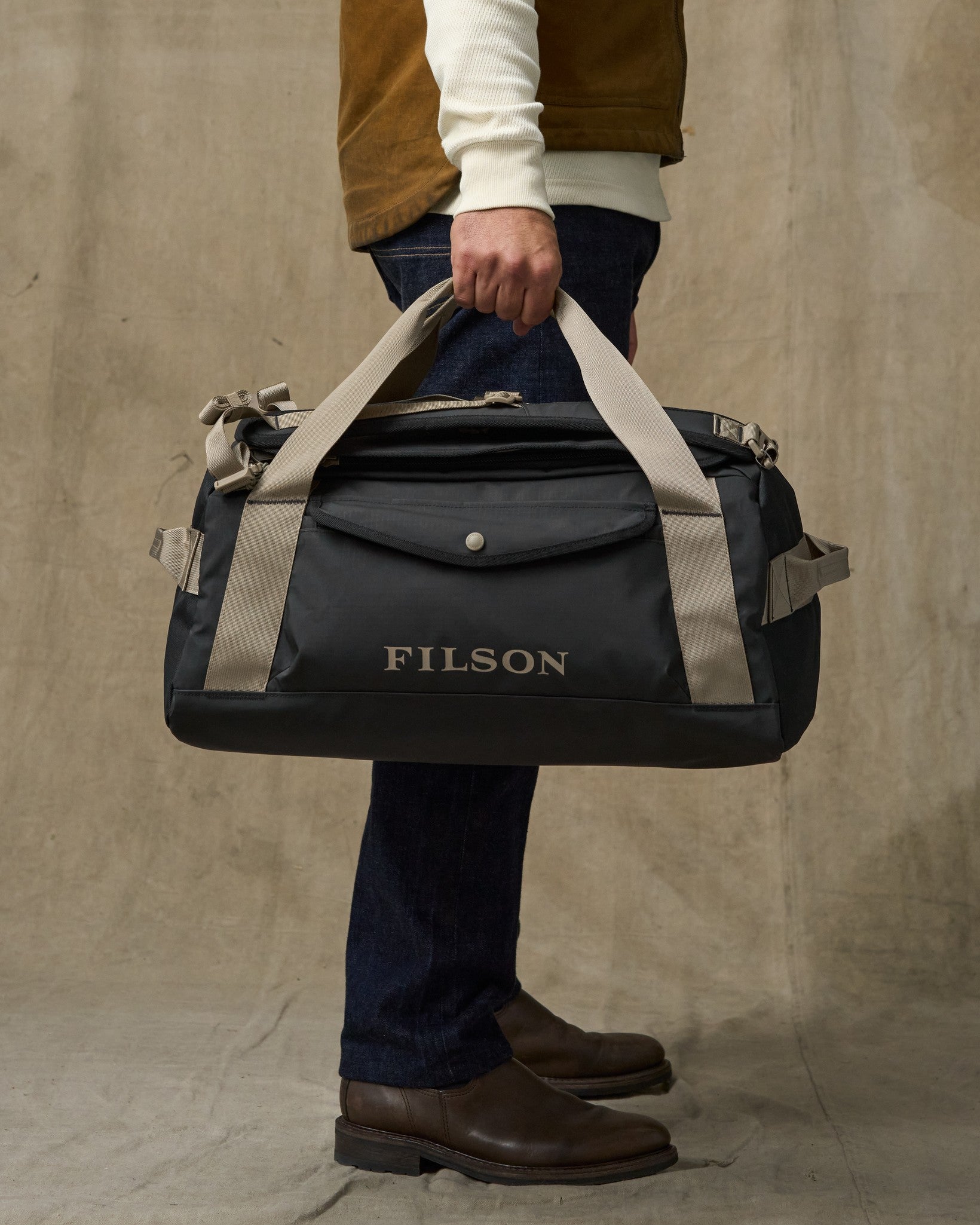 All-weather 40l Duffle - Black / Covert